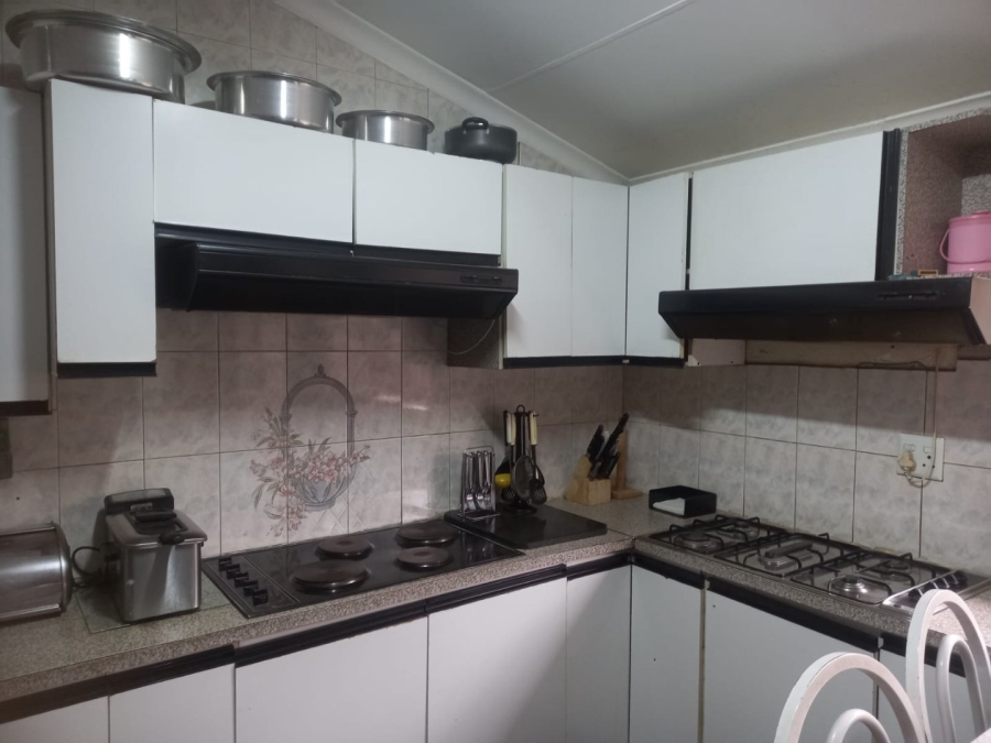 4 Bedroom Property for Sale in Manzil Park North West